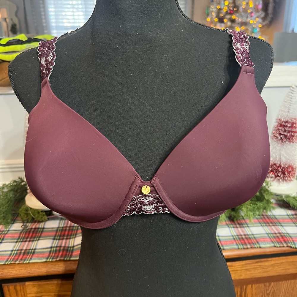 Natori Bra-Elegant Lace Trimmed Bra in Burgundy 38C. EUC